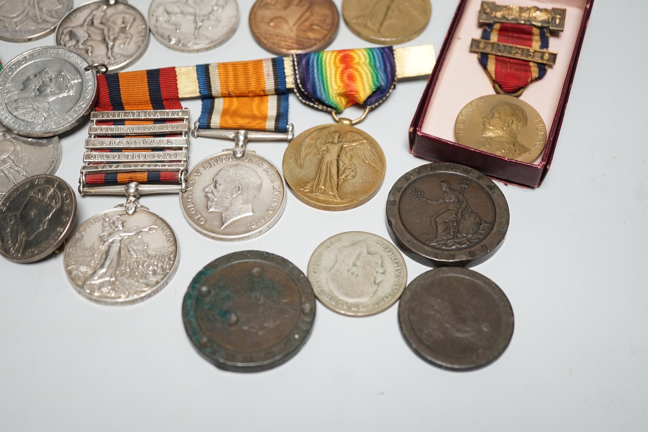 Two pairs of WWI medals awarded to 5761 SJT. A. E. GUNN. R. E. and SD-288 PTE. W. H. BROAD. R. SUSS. R. , another WWI medal to 553092 SPR. T. F. NEARY. R. E. , a South Africa medal with 5 bars to 5761 SAPPER A. E. GUNN.